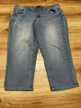 Earl Womens Jeans Size 20W Light Blue Denim Embroidered Cross Back Pockets (A00)